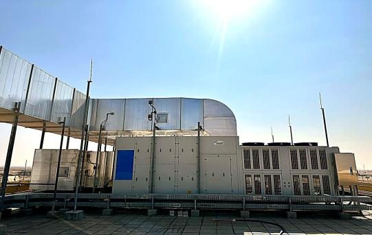 Rooftop AHU and chiller installation